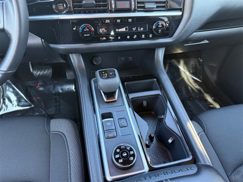 Used 2025 Nissan Pathfinder SV image 13