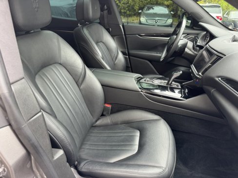 Used 2022 Maserati Levante GT image 30