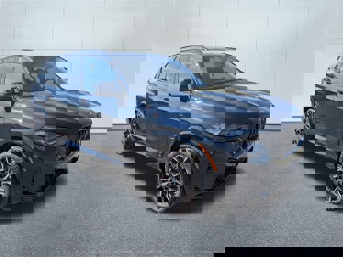 New 2026 BMW X5 M60i image 1