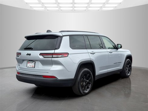 Used 2024 Jeep Grand Cherokee L Laredo image 7