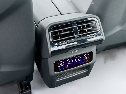 New 2026 BMW M5 w/ Carbon Package image 18