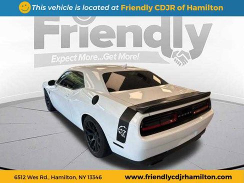 Used 2016 Dodge Challenger SRT Hellcat image 5