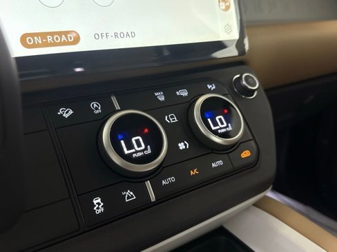 New 2026 Land Rover Defender 110 S image 31