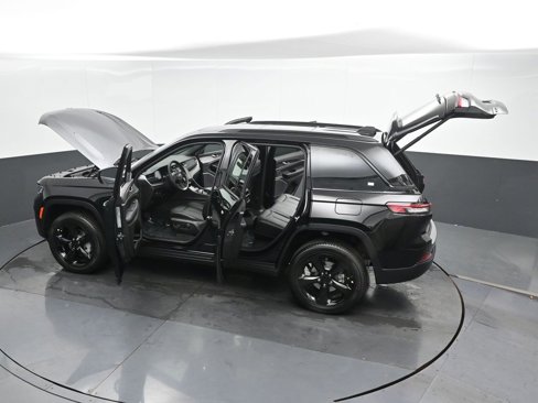 New 2025 Jeep Grand Cherokee Limited image 49