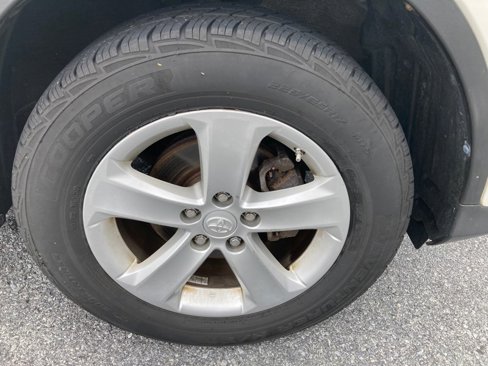 Used 2013 Toyota RAV4 XLE image 18