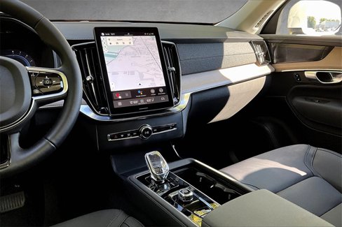 Certified 2025 Volvo XC90 B6 Plus w/ Protection Package Premier image 8