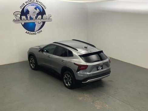 Used 2024 Chevrolet Trax LT image 44