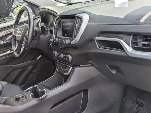 Used 2024 GMC Terrain SLT image 31