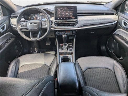 Used 2024 Jeep Compass Latitude image 17