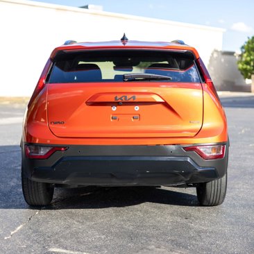 Used 2023 Kia Niro EX image 6