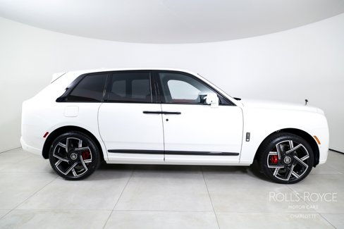 New 2025 Rolls-Royce Cullinan Black Badge image 9