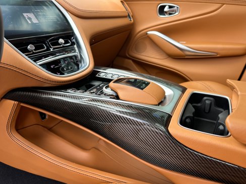 Used 2021 Aston Martin DBX image 41