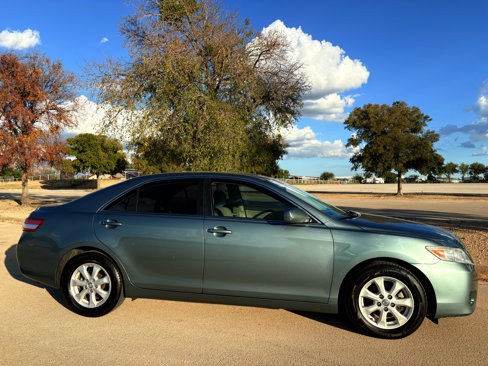 Used 2011 Toyota Camry LE image 38