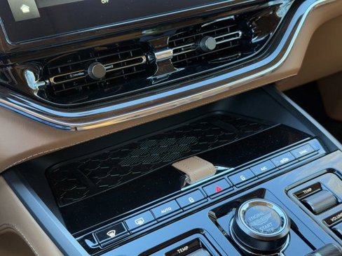 New 2025 Aston Martin DBX 707 image 27