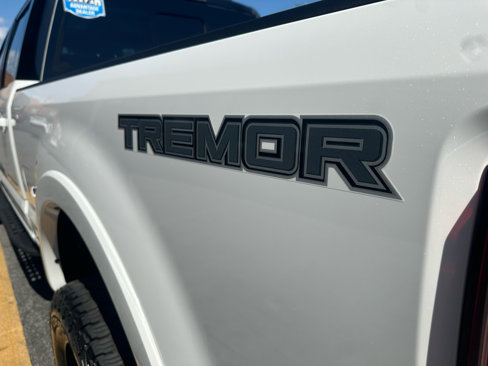 Used 2022 Ford F250 Lariat w/ Tremor Off-Road Package image 9