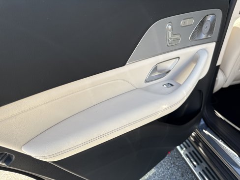 New 2026 Mercedes-Benz GLS 450 4MATIC image 11