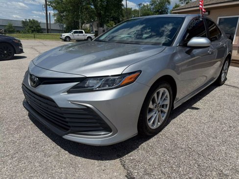 Used 2022 Toyota Camry LE image 7