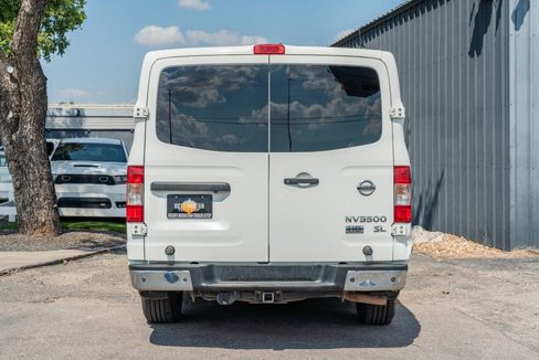Used 2013 Nissan NV 3500 SL w/ Technology Pkg image 5