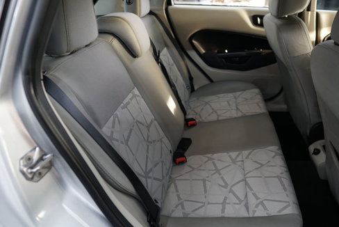 Used 2013 Ford Fiesta SE image 34