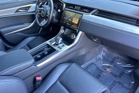 Used 2023 Jaguar XF R-Dynamic SE image 16