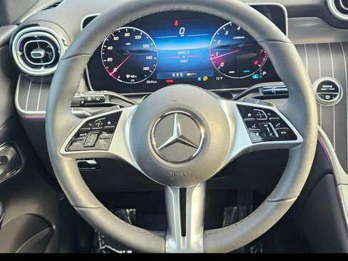 Certified 2025 Mercedes-Benz GLC 300 4MATIC image 31