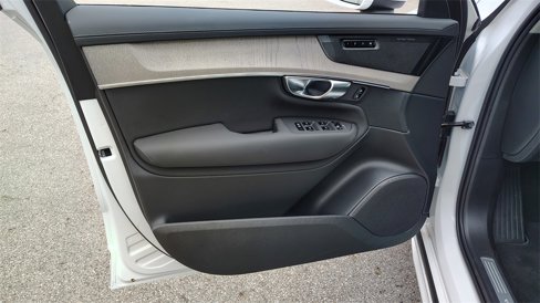 New 2025 Volvo XC90 T8 Plus w/ Protection Package Premier image 10
