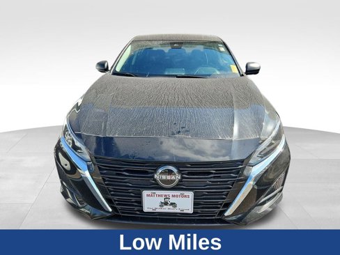 Used 2024 Nissan Altima 2.5 SV image 2