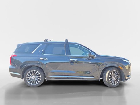 Used 2023 Hyundai Palisade Calligraphy image 2