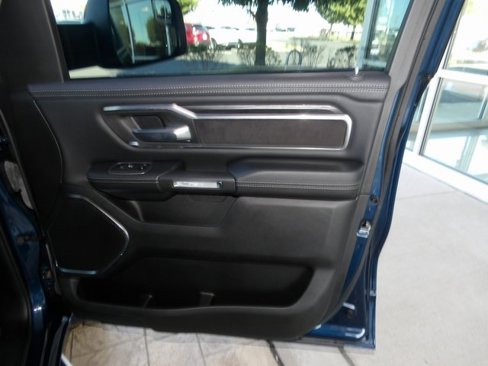 Used 2024 RAM 1500 Laramie image 26