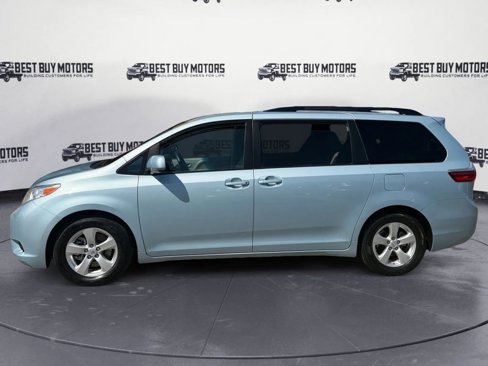 Used 2016 Toyota Sienna LE image 5