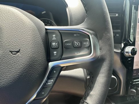 New 2025 RAM 1500 4x4 Crew Cab image 38