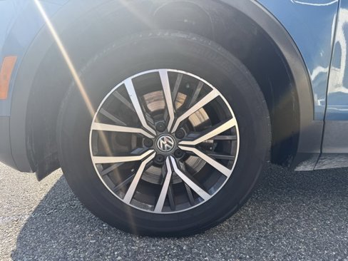 Used 2019 Volkswagen Tiguan SE image 37