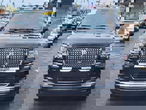 New 2022 Lincoln Navigator 4WD image 25