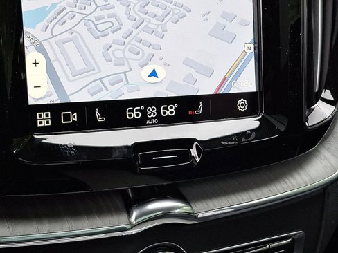 Certified 2025 Volvo XC60 B5 Plus image 21