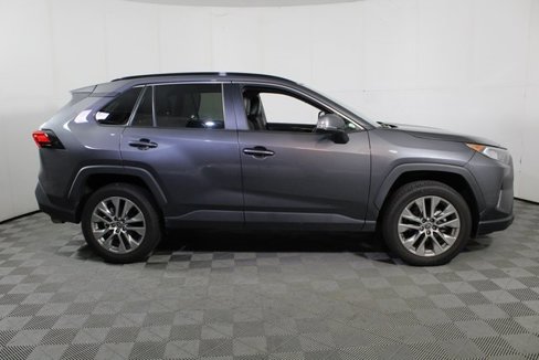 Used 2021 Toyota RAV4 XLE Premium image 6
