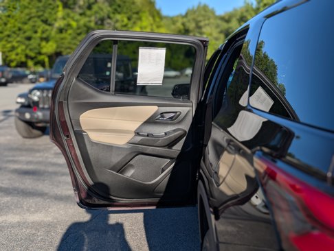Used 2022 Chevrolet Traverse LT w/ LT Premium Package image 38