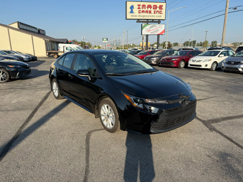 Used 2025 Toyota Corolla LE w/ LE Premium Package image 4