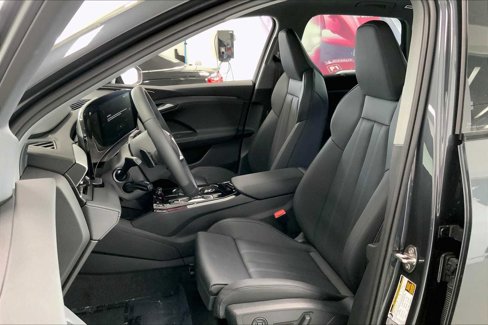 New 2025 Audi Q6 e-tron Premium Plus image 10