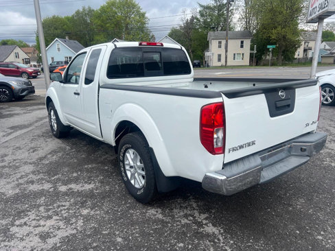 Used 2018 Nissan Frontier SV image 3