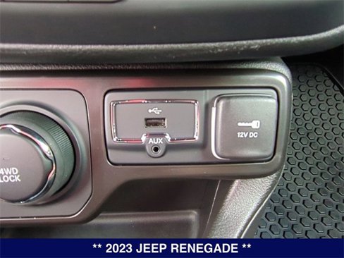 New 2023 Jeep Renegade Latitude w/ Premium Group image 24