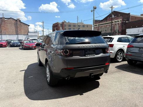 Used 2016 Land Rover Discovery Sport SE image 4