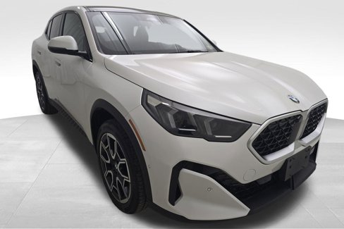Used 2024 BMW X2 xDrive28i w/ Convenience Package image 2