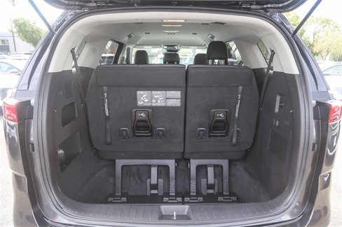 Certified 2024 Kia Carnival LX image 28