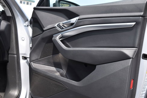 Used 2022 Audi e-tron Premium image 16