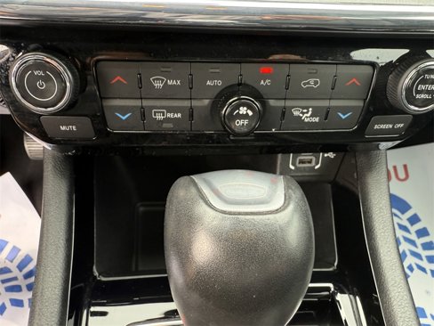 Certified 2022 Jeep Compass Limited image 26