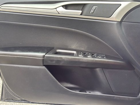 Used 2020 Ford Fusion SE image 14