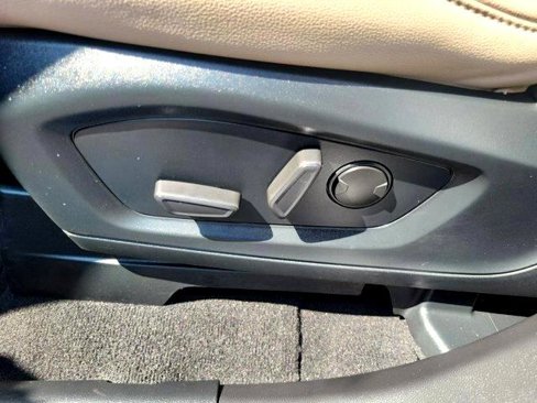 Used 2024 Ford Explorer Limited image 19