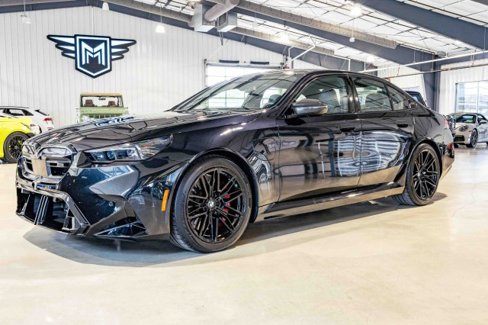 Used 2025 BMW M5 w/ Carbon Package image 2
