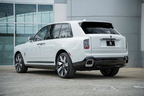 New 2025 Rolls-Royce Cullinan image 12