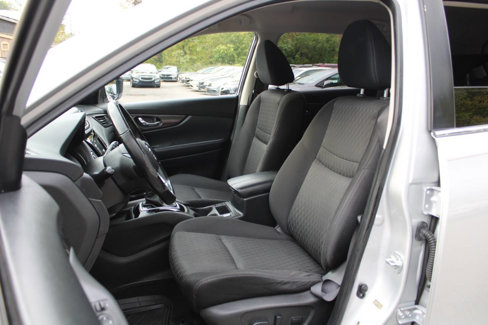 Used 2020 Nissan Rogue SV image 24